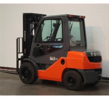Вилочный погрузчик Toyota 8FDF30