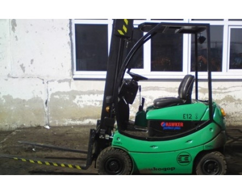 Вилочный электропогрузчик АМКОДОР Е12