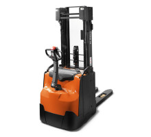 Электрический штабелер Toyota SWE160L (Исполнение с защитой от коррозии)