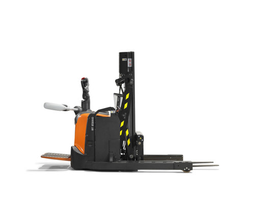 Штабелер с платформой Toyota SPE120XR электрический