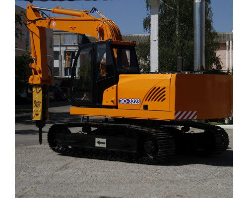 Экскаватор одноковшовый АМКОДОР ЭО-3223А
