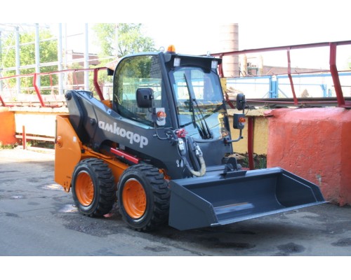 Универсальный погрузчик с бортовым поворотом АМКОДОР 208Е