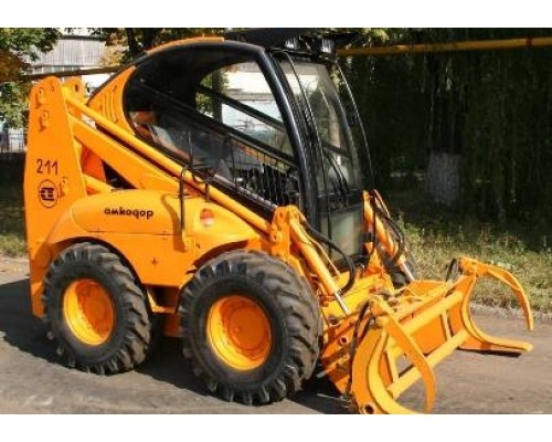 Погрузчик универсальный с бортовым поворотом АМКОДОР 211