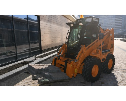 Универсальные погрузчики с бортовым поворотом АМКОДОР 211E, 211Е-01, 211Е-02